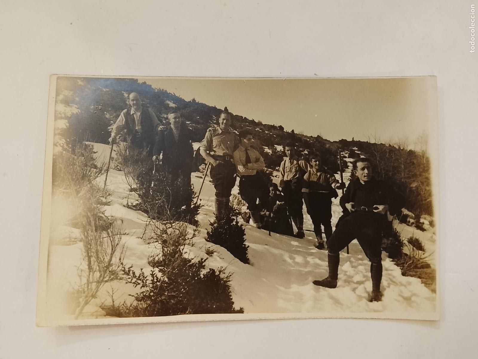 Postales: LUGAR SIN IDENTIFICAR - EXCURSIONISTAS EN LA NIEVE - FOTOGRAFICA - POSTAL ANTIGUA -(115.674)