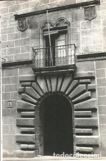 Cartoline: LAMINA V02042: Caceres. Fachada Palacio de la Isla - M. Mu&ntilde;oz de San Pedro, Conde de Canilleros