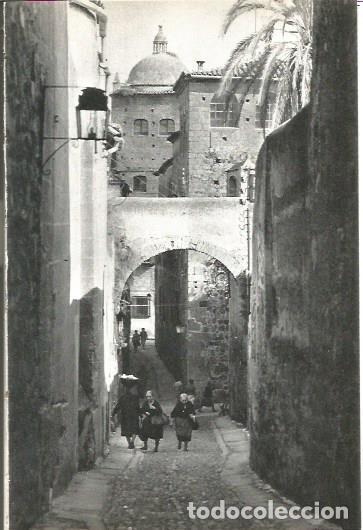 Postais: LAMINA V02065: Caceres. Calle tipica - M. Mu&ntilde;oz de San Pedro, Conde de Canilleros