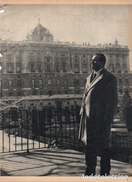 Cartoline: LAMINA V17079: Romano Mussolini ante el Palacio de Oriente - VVAA