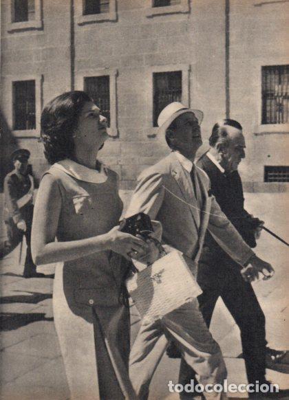 Postais: LAMINA V24871: Linda Johnson paseando por Madrid - Varios