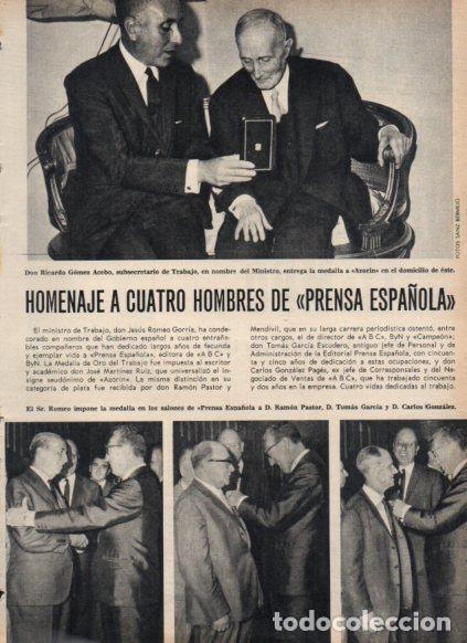 Postales: LAMINA V24957: Azorin recibiendo medalla - Varios
