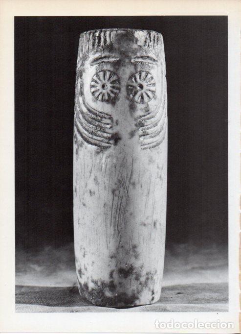 Postcards: LAMINA V32151: Idolo neolitico de marfil, Museo Arqueologico Madrid - Varios