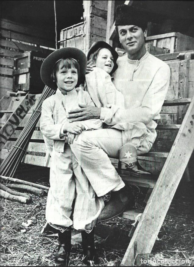 Cartoline: LAMINA 37191: Tony Curtis con sus hijos - Jaume Figueras
