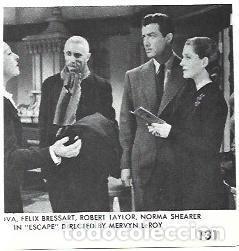 Postales: LAMINA 39902: Robert Taylor en Escape - NULL