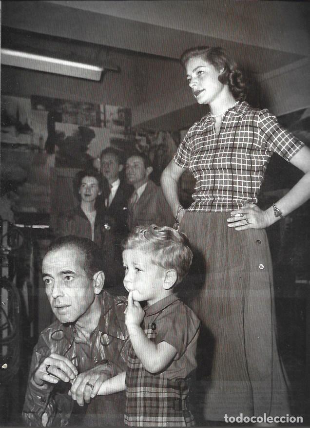 Postcards: LAMINA 37200: Lauren Bacall y Humphrey Bogart con su hijo - Jaume Figueras