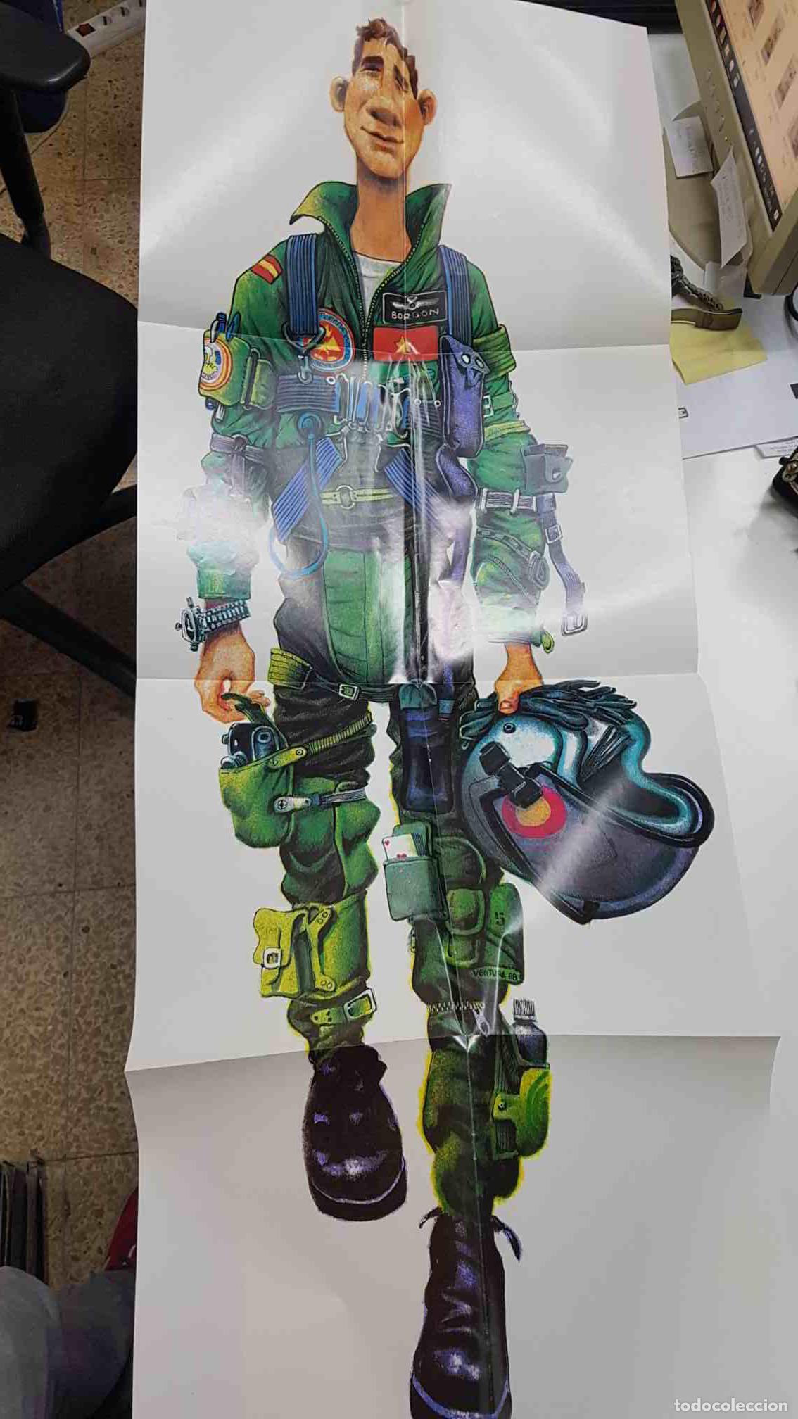 Postkarten: Poster: El Jueves - Felipe, el principito (King Size) 40x105 cm. Vestido con uniforme de piloto
