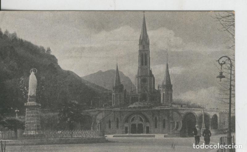 Cartoline: Postal B/N 0378 : Lourdes, La Verge Couronnee et la Basilique - Varios