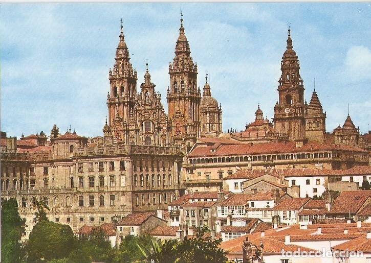 Postales: Postal 020647 : Vista parcial y Catedral - Santiago de Compostela - Varios