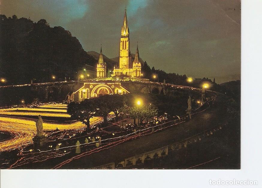 Postkarten: Postal 027789 : Lourdes (Hautes-Pyrenees), 1891 - La Basilique illuminee et la Procession aux Flambe
