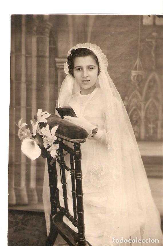 Postais: Postal 028029 : Ni&ntilde;a haciendo la Comunion - Varios