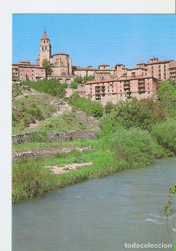 Postais: Postal 028069 : Albarracin (Teruel), Ciudad Historica y monumental. La Catedral y Rio Guadalaviar -