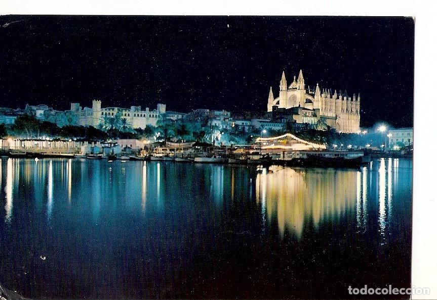 Postkarten: Postal 028156 : Mallorca, Palma. Catedral y vista parcial del a bahia, de noche - Varios