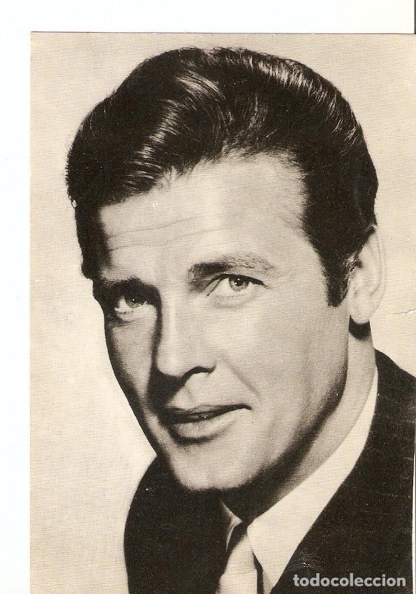 Postkarten: Postal 025744 : Foto-Ficha obsequio Romantica. Roger moore - Varios