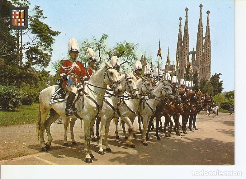 Postcards: Postal 027795 : Barcelona tipica, Seccion montada de la Policia Municipal - Varios