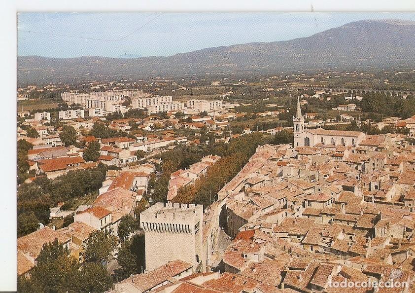 Cartoline: Postal 032994 : Carpentras (Vaucluse). Porto d?orange au fond le Ventoux - Varios