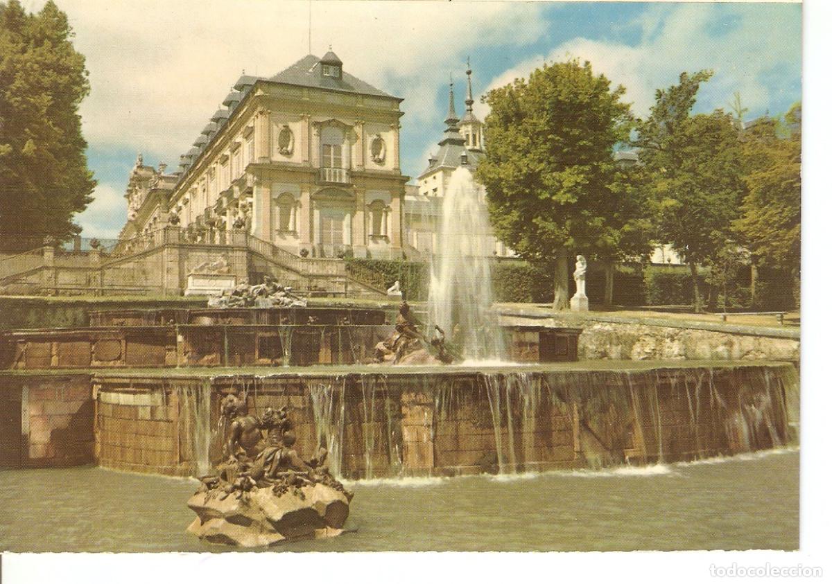 Postcards: Postal 038218 : La Granja de San Ildefonso (Segovia). Fuente de la Selva y Palacio - Varios