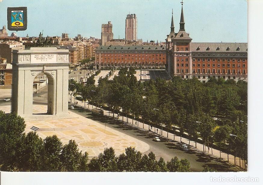 Cartoline: Postal 023489 : Arco de Victoria y Ministerio del Aire - Madrid - Varios