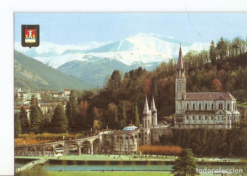 Postkarten: Postal 030714 : Lourdes et les Pyrenees vues du Counvent de lAssomption. La Basilica - Varios