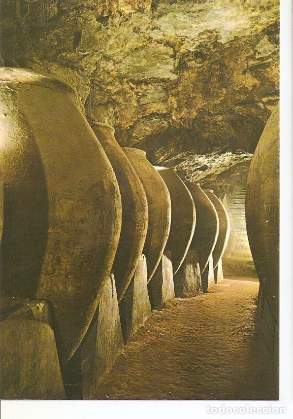 Postales: Postal 039710 : Chinchon (Madrid). Meson - Cuevas del vino. Subida a la tinaja empotrada - Varios