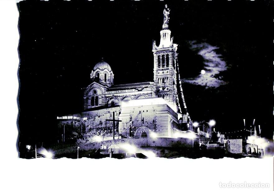 Postkarten: Postal 016536: MARSEILLE - Basilique de la Garde Nuit le carrefour du Monde - Varios