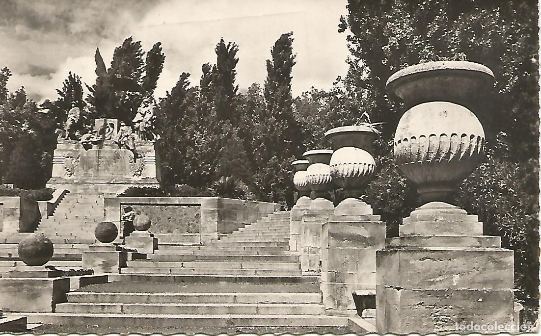 Postkarten: Postal 51145: BEZIERS - Monumento a los muertos - Varios