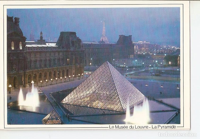 Cartoline: Postal 043012 : Paris la nuit. Musee du Louvre. Cour Napoleon - La Pyramide - Varios