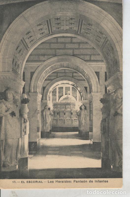 Postcards: Postal 010829: Los Heraldos, Panteon de Infantes en El Escorial, Madrid - Varios