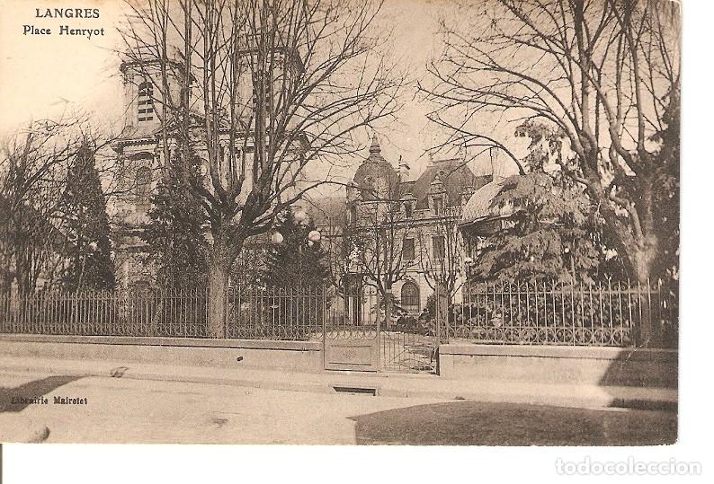 Postkarten: Postal 027707 : Langres, Place Henryot - Varios