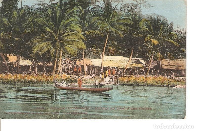 Postales: Postal 026804 : Village au bord dune riviere, Afrique Occidentale - Varios