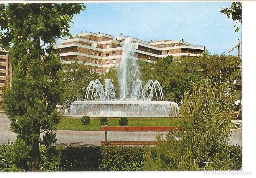 Postales: Postal 030459 : Huesca. Parque Municipal (Ampliacion). Plaza central y fuente luminosa - Varios