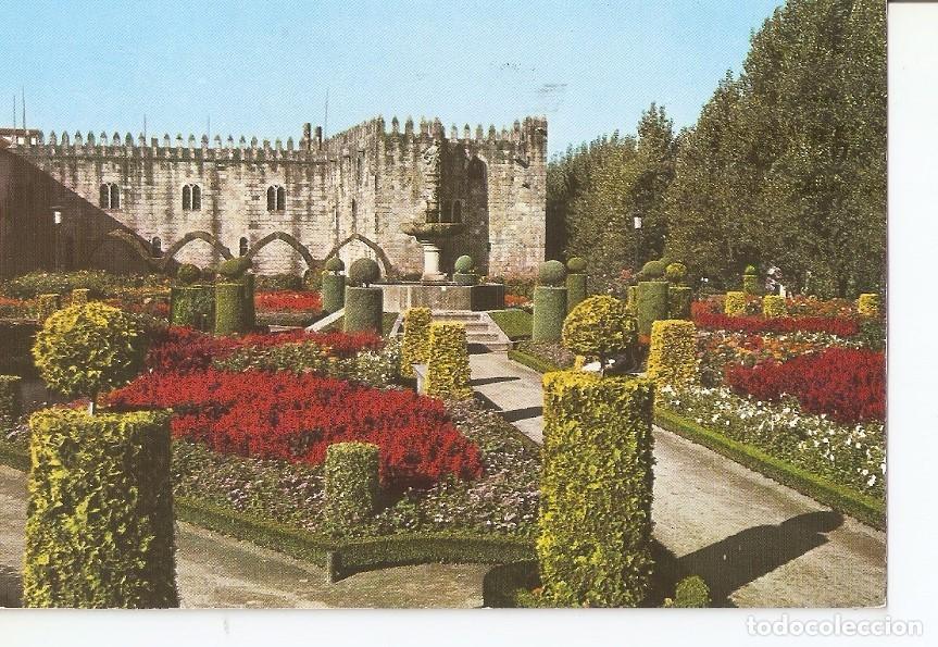 Cartoline: Postal 034024 : Braga. Portugal. Jardin de St. Barbara. Al fondo el antiguo Palacio Arzobispal hoy B