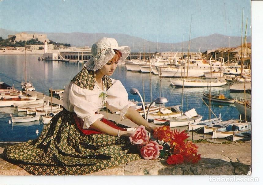 Postcards: Postal 039568 : Cote dAzur. Antibes - Le Port et Jeune Fille. Au loin le Fort Carre - Varios