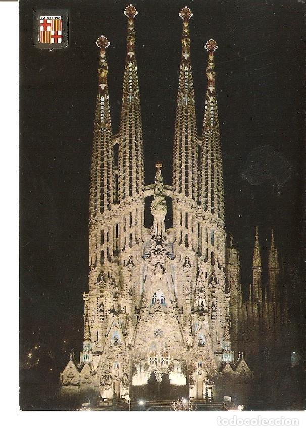Postcards: Postal 039884 : Barcelona. Templo de la Sagrada Familia (Gaudi) illuminada por Buhigas - Varios