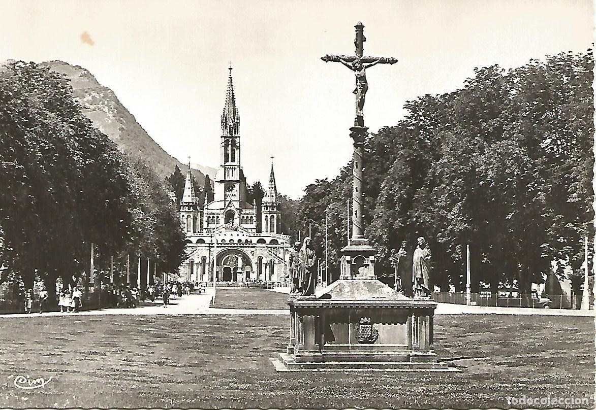 Postkarten: Postal 51056:LOURDES - Basilica y Calvario - Varios