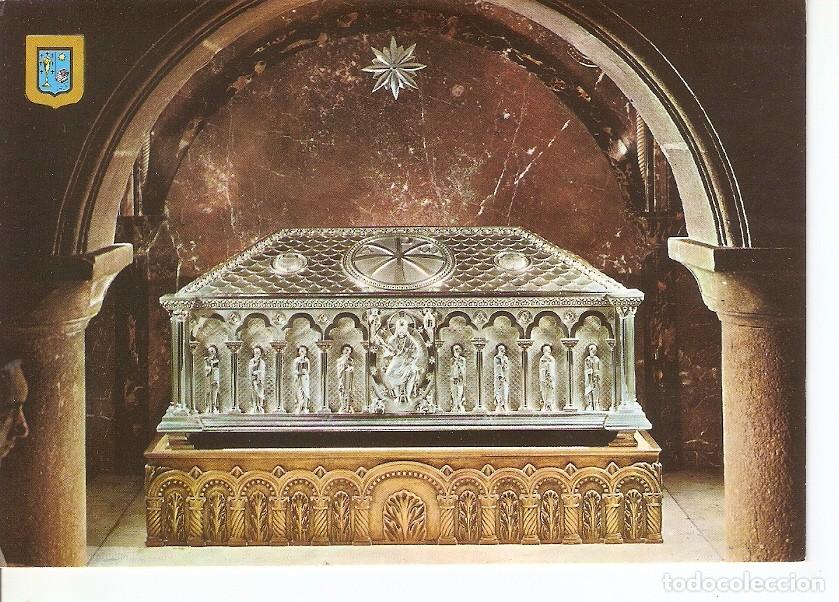 Postales: Postal 042704 : Santiago de Compostela. Urna del Apostol Santiago (Cenizas) - Varios