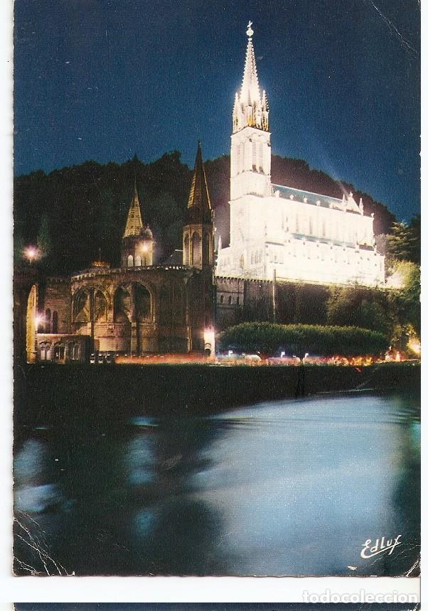 Postkarten: Postal 045301 : Lourdes. La Basilique illuminee et la Procession aux flambeaux - Varios