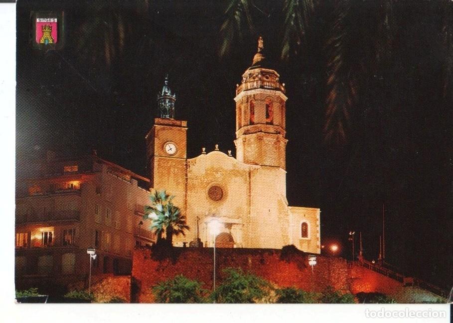 Cartes Postales: Postal-Postcard 17523: SITGES - Iglesia de Sitges i Platja dOr - Varios