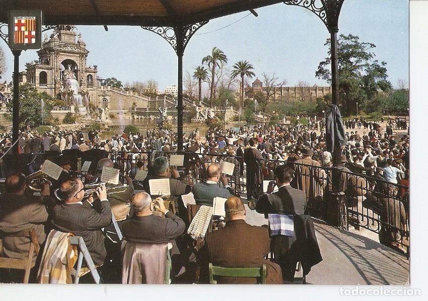 Postales: Postal 032343 : Barcelona tipica. Cascada del Parque de la Ciudadela Cobla sardanista - Varios