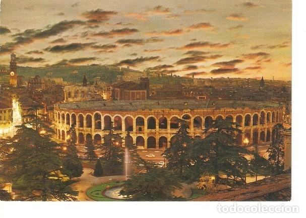 Postkarten: Postal 046922 : Verona. Nigtly - View Bra Square and Amphitheatre - Varios