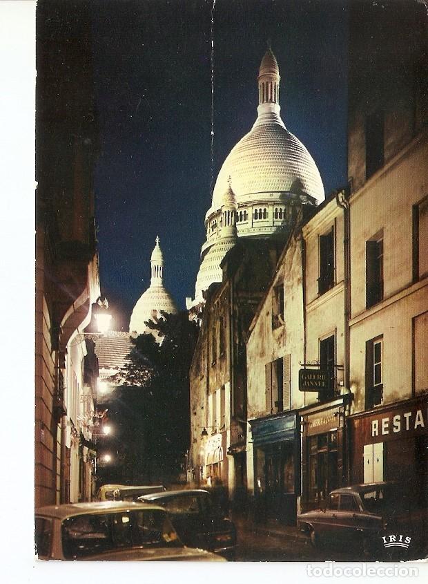 Cartes Postales: Postal 033652 : Paris. Les coupoles du Sacre-Coeur dominant les ruelles de Montmartre - Varios
