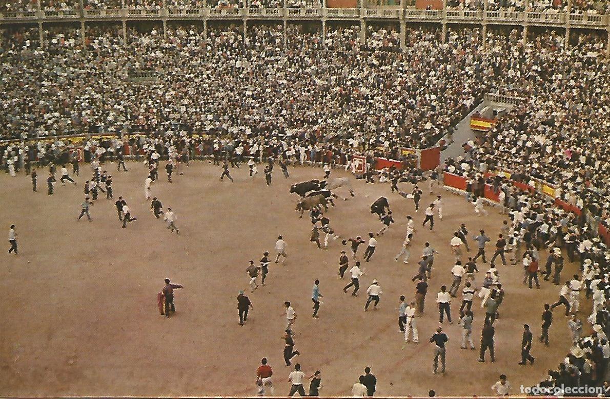 Postcards: Postal 50587: PAMPLONA - Encierro Vista de la plaza - Varios