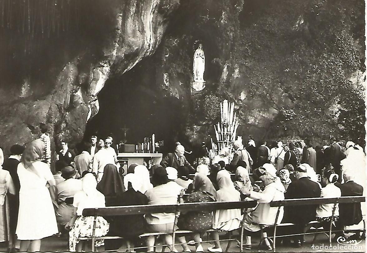 Postcards: Postal 51173: LOURDES - Interior gruta - Varios