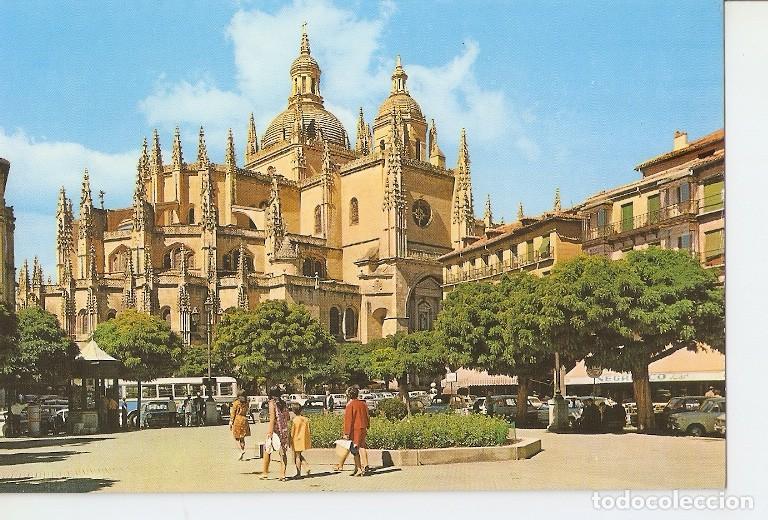 Postcards: Postal 048463 : Segovia. Plaza del General Franco y Catedral - Varios