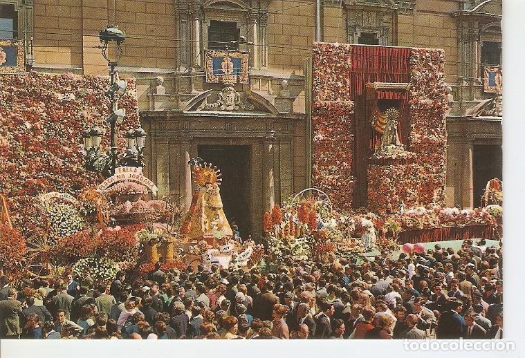 Postkarten: Postal 049210 : Valencia. Ofrenda de flores a la Virgen - Varios