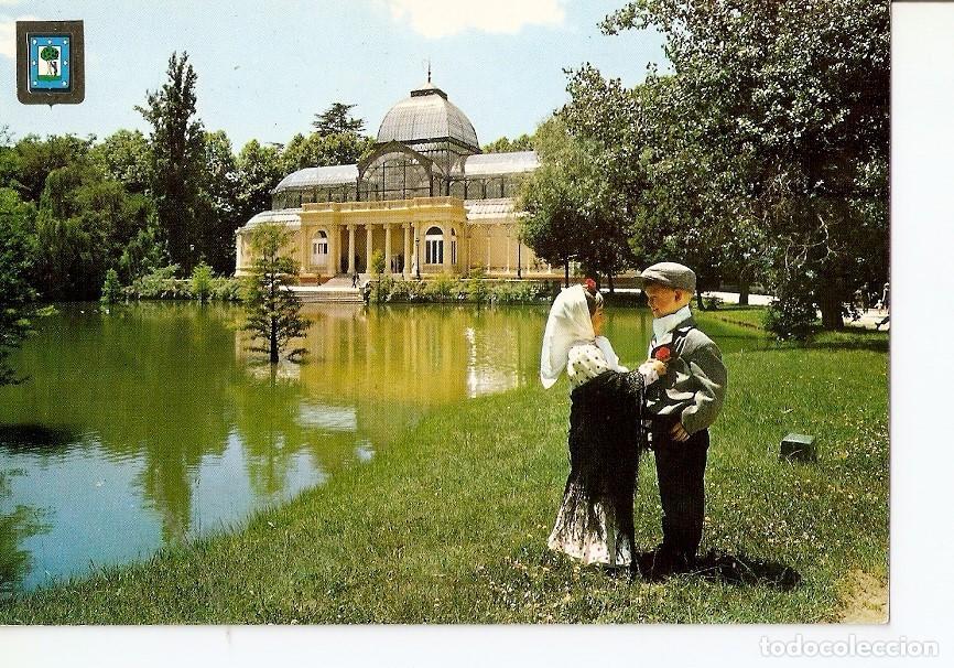 Postais: Postal 024724 : Palacio de Cristal y parejita tipica. Madrid - Varios
