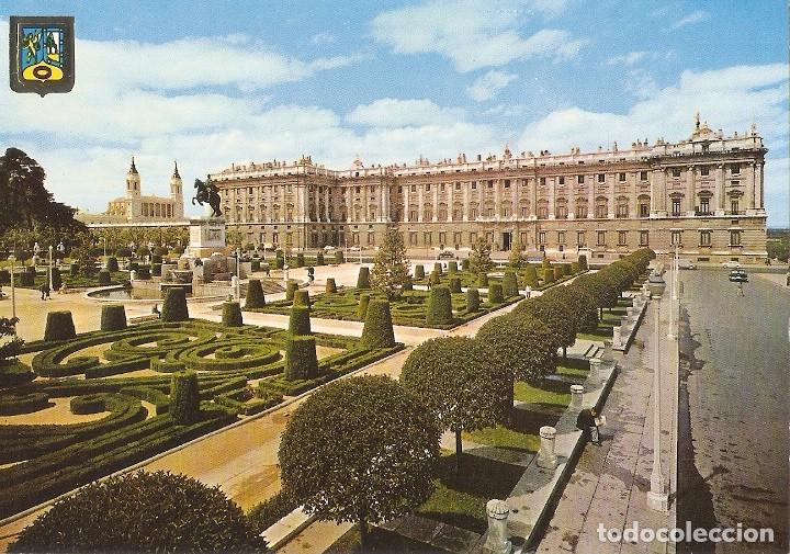 Postkarten: Postal 048918 : Madrid. Palacio Real y pareja tipica - Varios