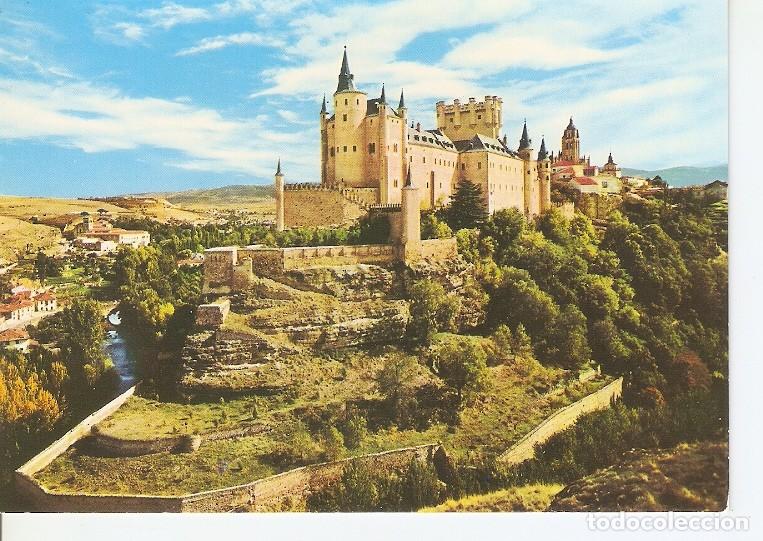 Postkarten: Postal 048964 : Segovia. El Alcazar al fondo Monasterio del Parral - Varios