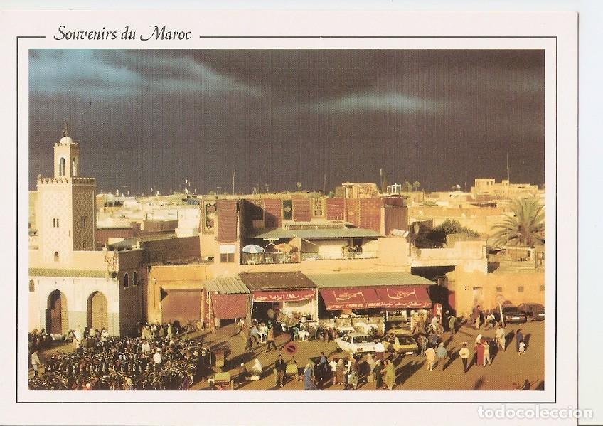 Cartoline: Postal 046682 : Marrakech. Coucher de soleil sur la place Jam&acirc; El Fna - Varios