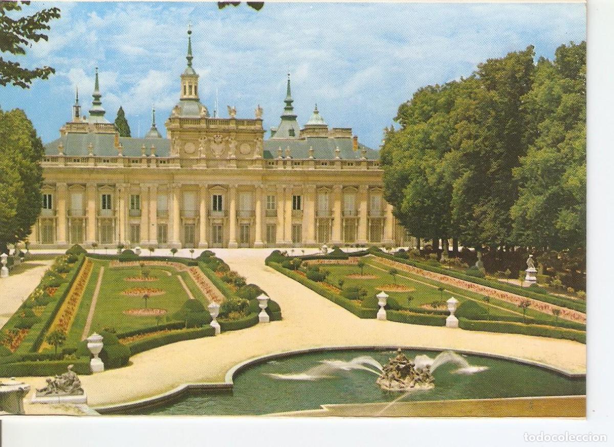 Cartoline: Postal 038744 : La Granja de San Ildefonso (Segovia). Palacio desde la cascada nueva - Varios